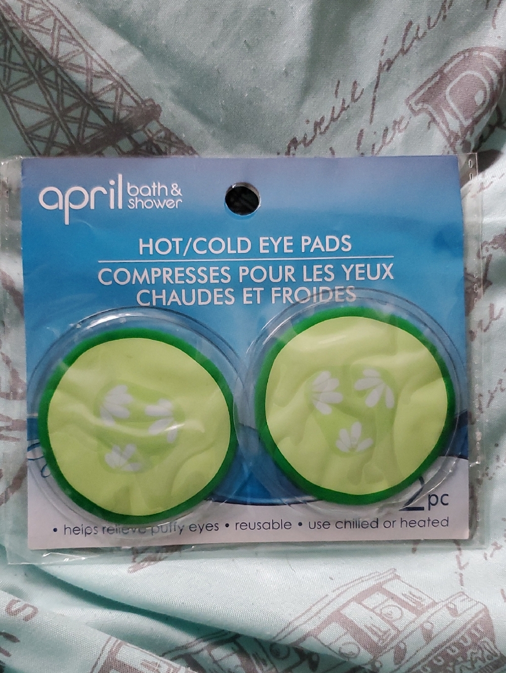 April Bath & Shower Hot/Cold Reusable Eye Pads - Green Cucumber